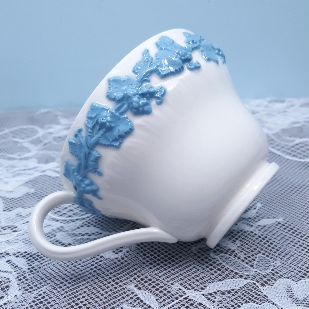 Wedgwood Queensware Lilac Blue Cream Seashell Edge Embossed Grapes Teacup Saucer - Picture 2 of 15